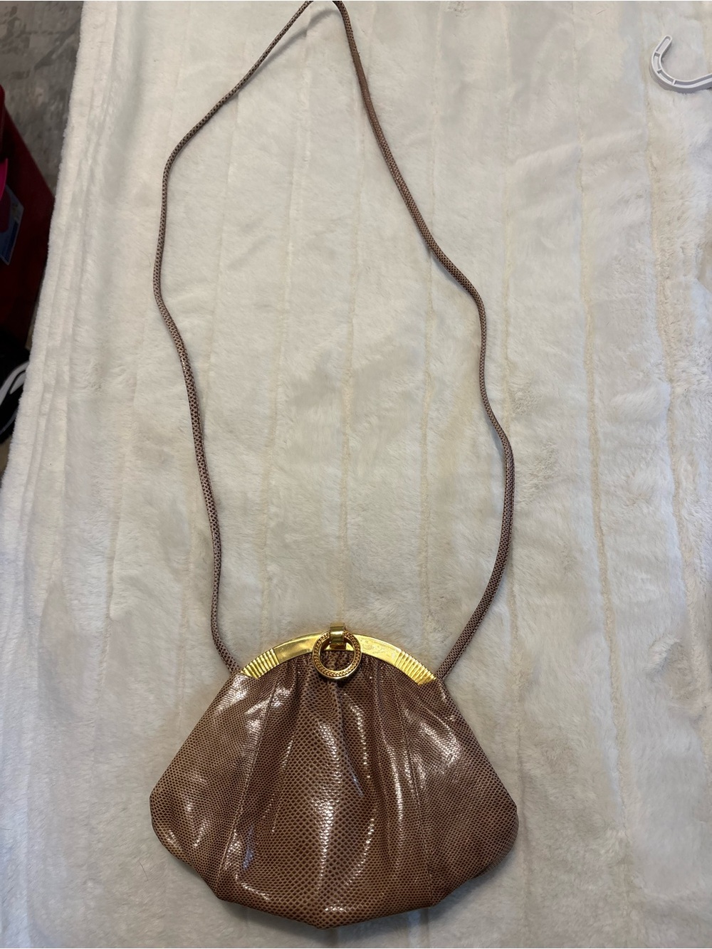 Vintage Susan Gail Snake Skin Textured Shoulder Bag with Gold Ring Accent - Picture 3 of 6